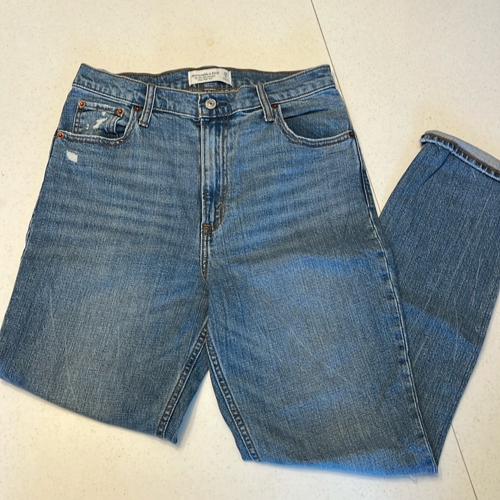 Abercrombie & Fitch - 90s Slim Straight Ultra Highrise